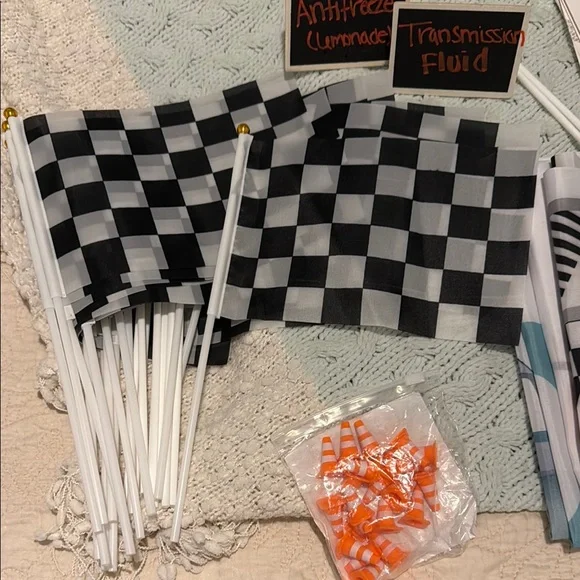 Race Car Party Supplies Set - Picture 2 of 6